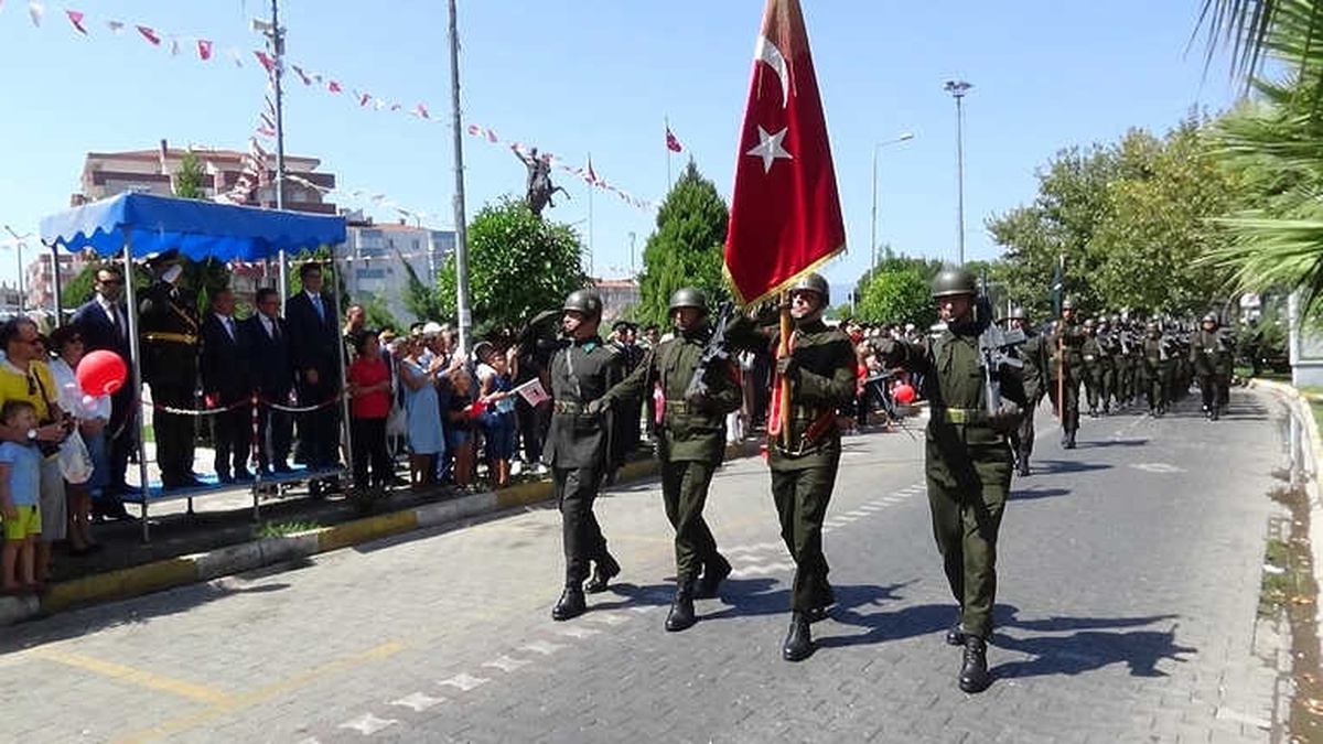 30 Ağustos Zafer Bayramı Edremit\'te Kutlandı