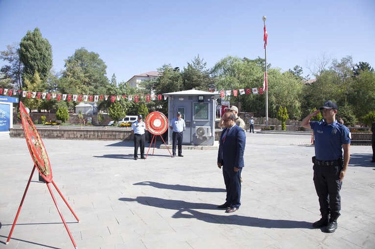 Ahlat\'ta 30 Ağustos Zafer Bayramı Kutlandı