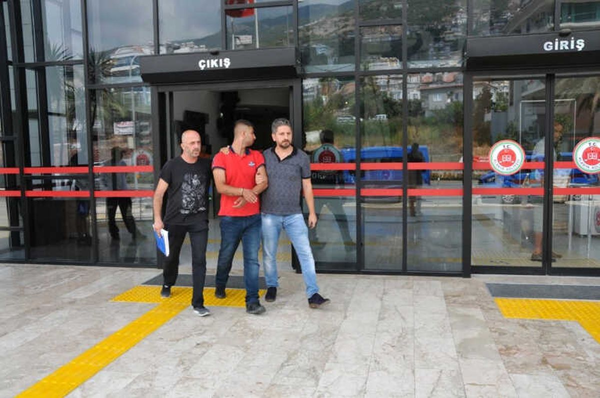 Alanya\'da Uyuşturucu Operasyonuna 2 Tutuklama