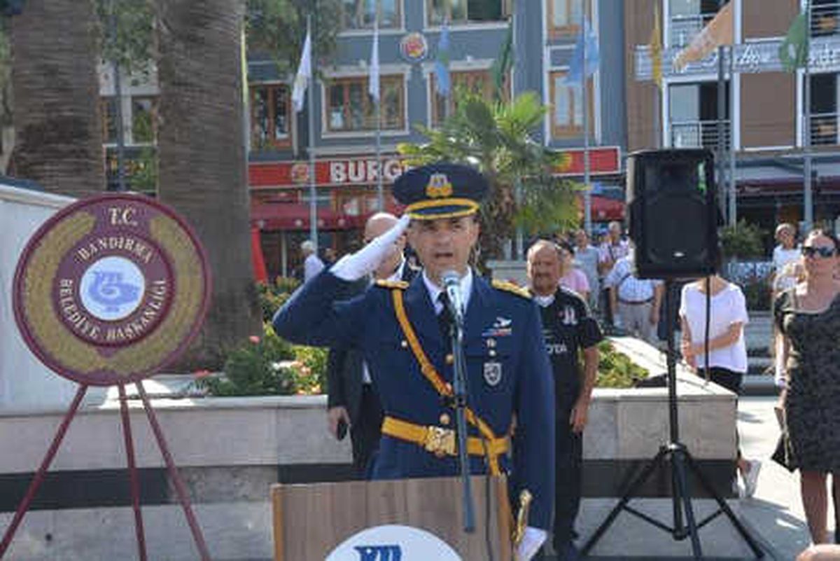 Albay Akalp: Emret Başkomutanım, Her 10 Kasım\'da Mustafa Kemal Olur, Sonsuzluğa Akarız