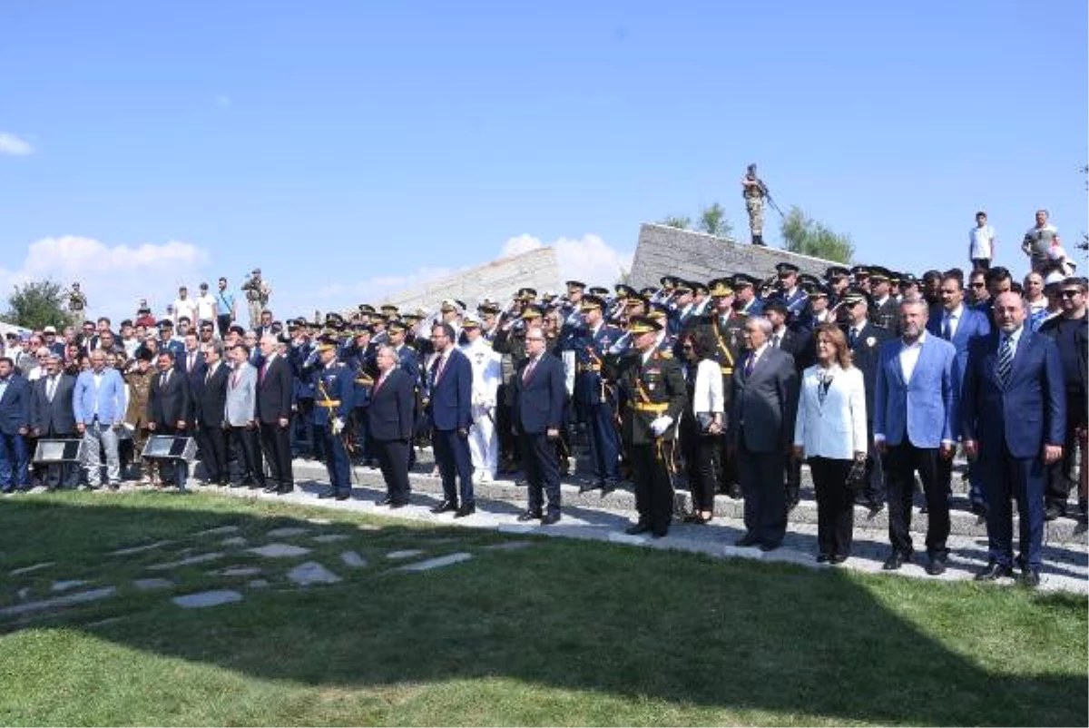 Bakan Kasapoğlu: Ne Mutlu Ki, Malazgirt Ruhu ile Dumlupınar\'ı Beraber Yaşıyoruz