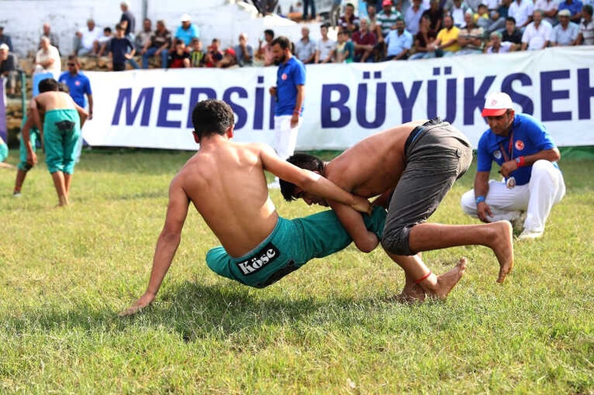 Çamlıyayla Karakucak Güreşleri ile Şenlendi