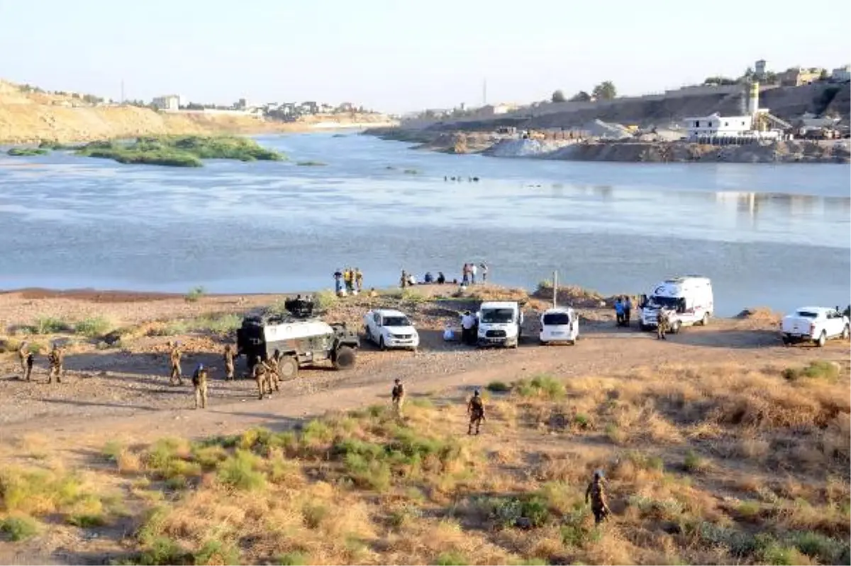 Cizre\'de Dicle Nehri\'ne Giren 2 İşçi Kayboldu