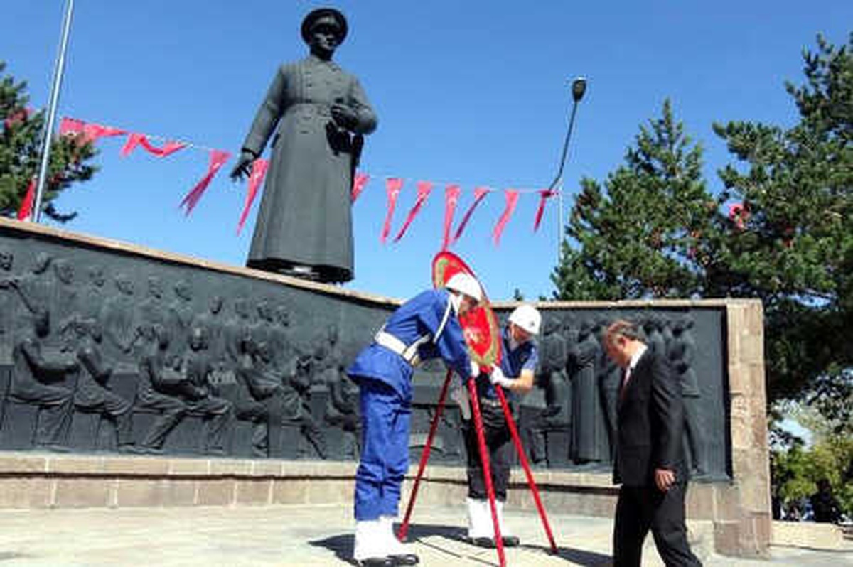 Erzurum\'da Zafer Bayramı Coşkusu