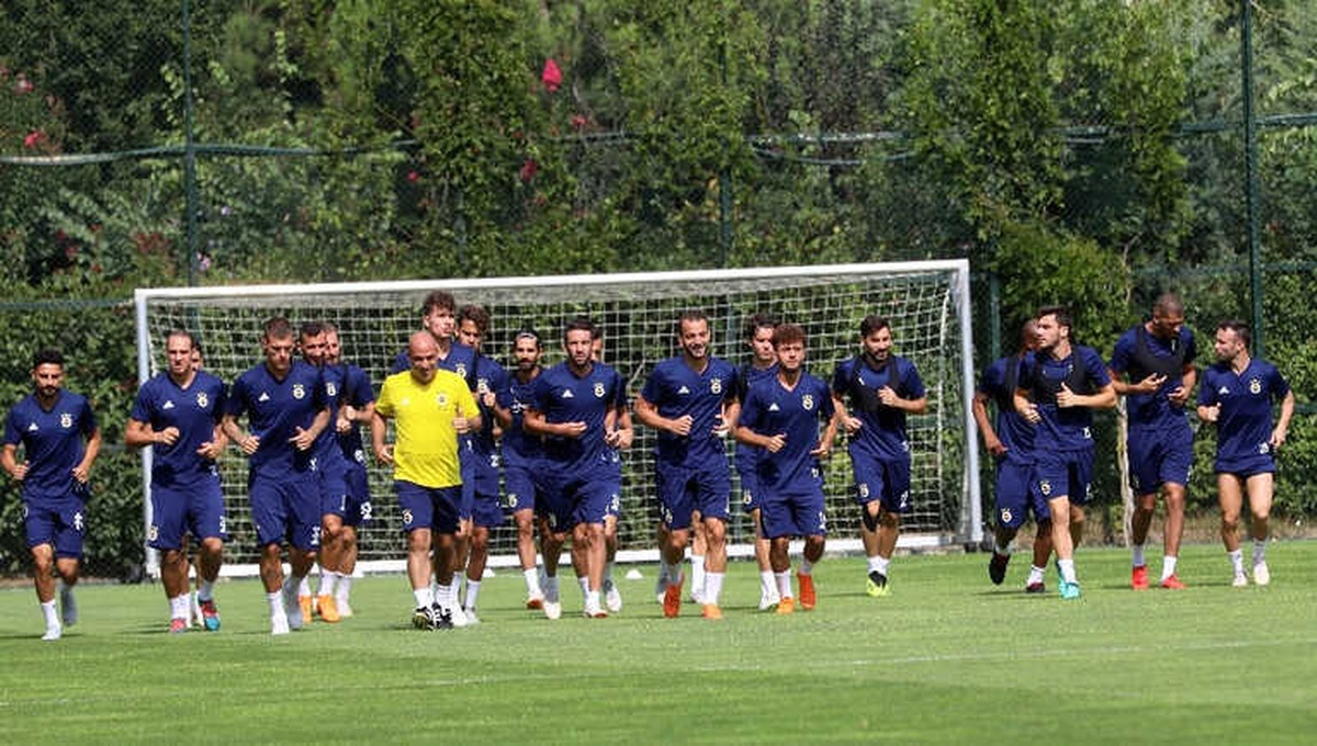 Fenerbahçe\'de Kayserispor Maçı Hazırlıkları Sürüyor