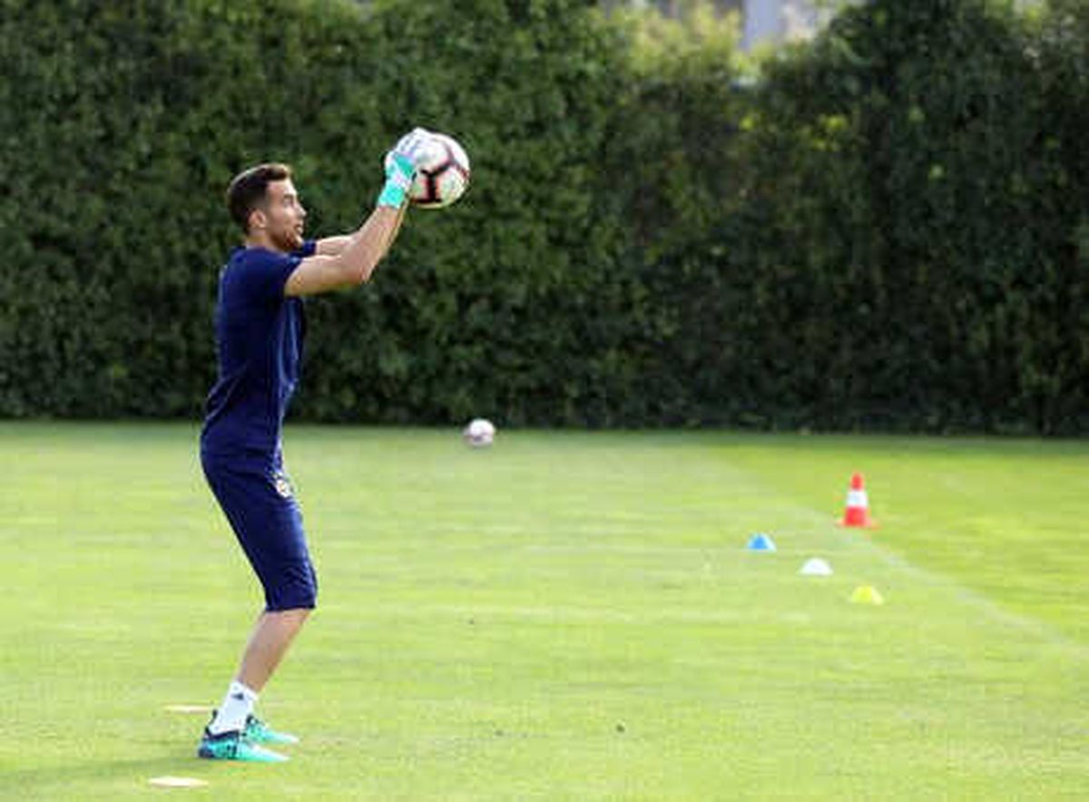 Fenerbahçe\'nin Yeni Transferi Harun Tekin İlk İdmanına Çıktı