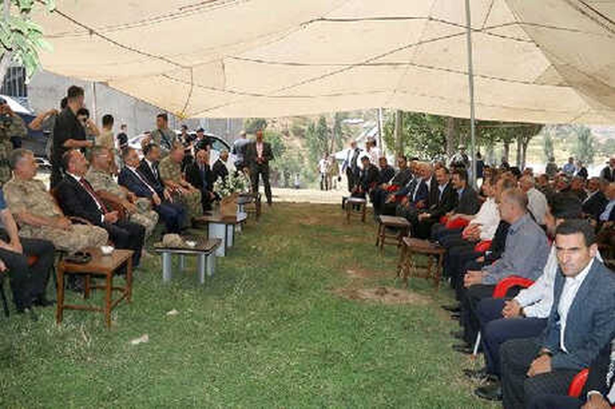 İran Sınırındaki Köylüler, İlk Kez Vali Gördü