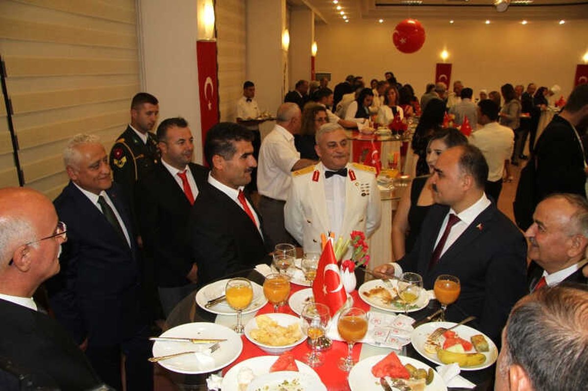 Isparta\'da 30 Ağustos Zafer Bayramı Resepsiyonu