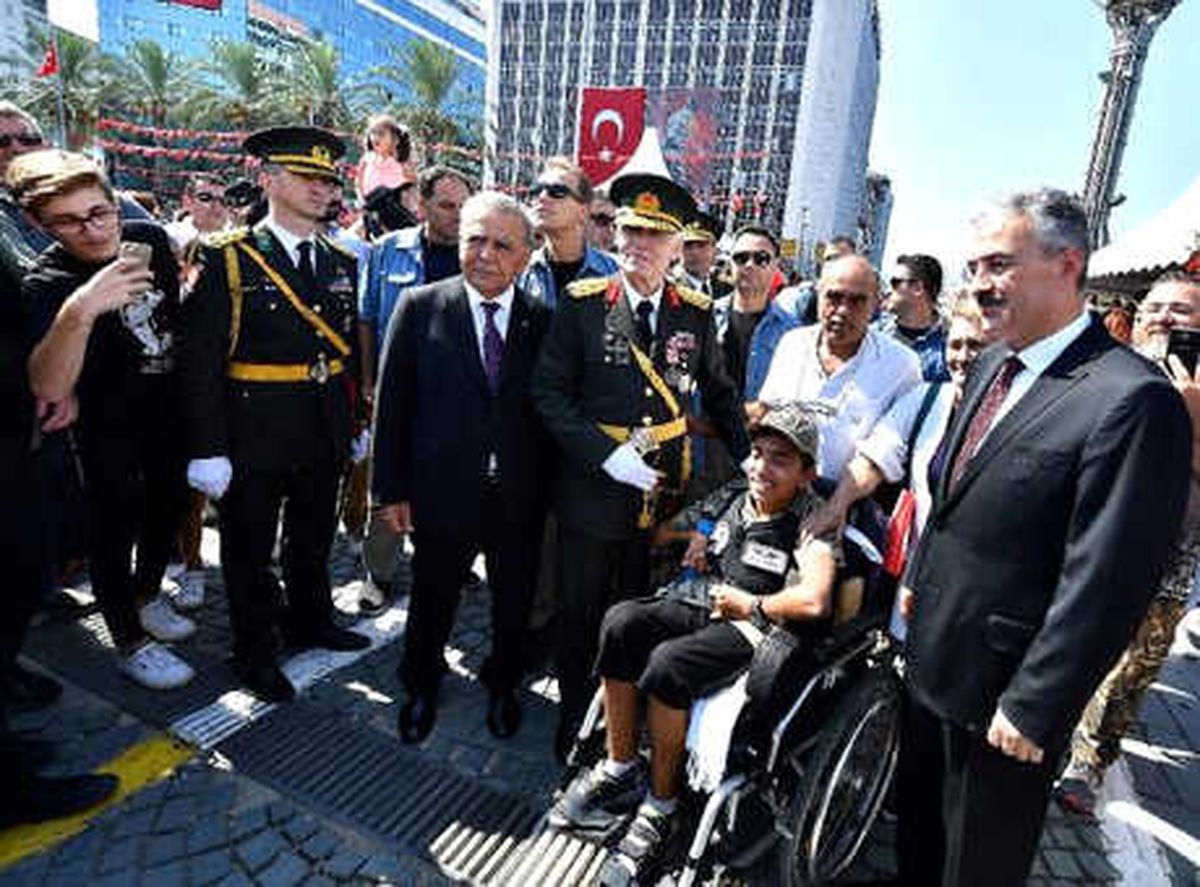 İzmir\'de 30 Ağustos Coşkusu