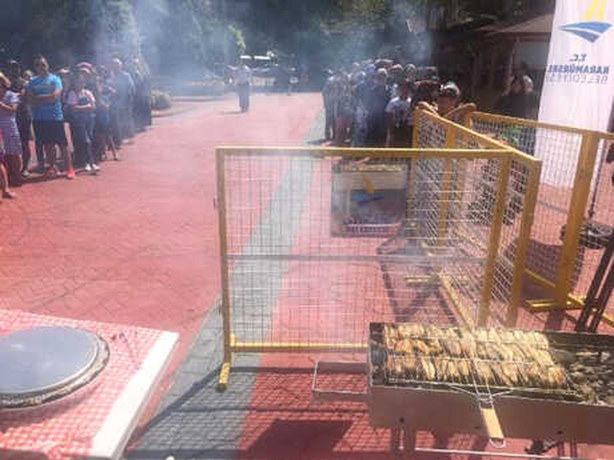 Karamürsel\'de Sezon Öncesi 7 Bin Kişiye Balık Ekmek