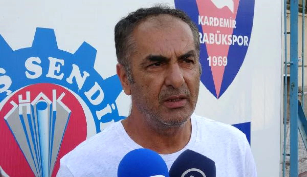 Kardemir Karabükspor Teknik Direktörü Yılmaz: "Oyuncularımın Lisansını Çıkartsınlar"