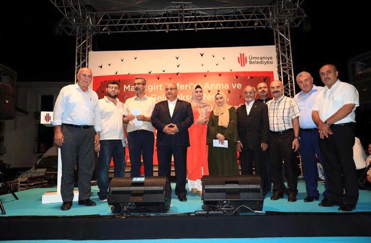 Kütahyalı Şair Züleyha Özbay Bilgiç\'e Uluslarası Ödül