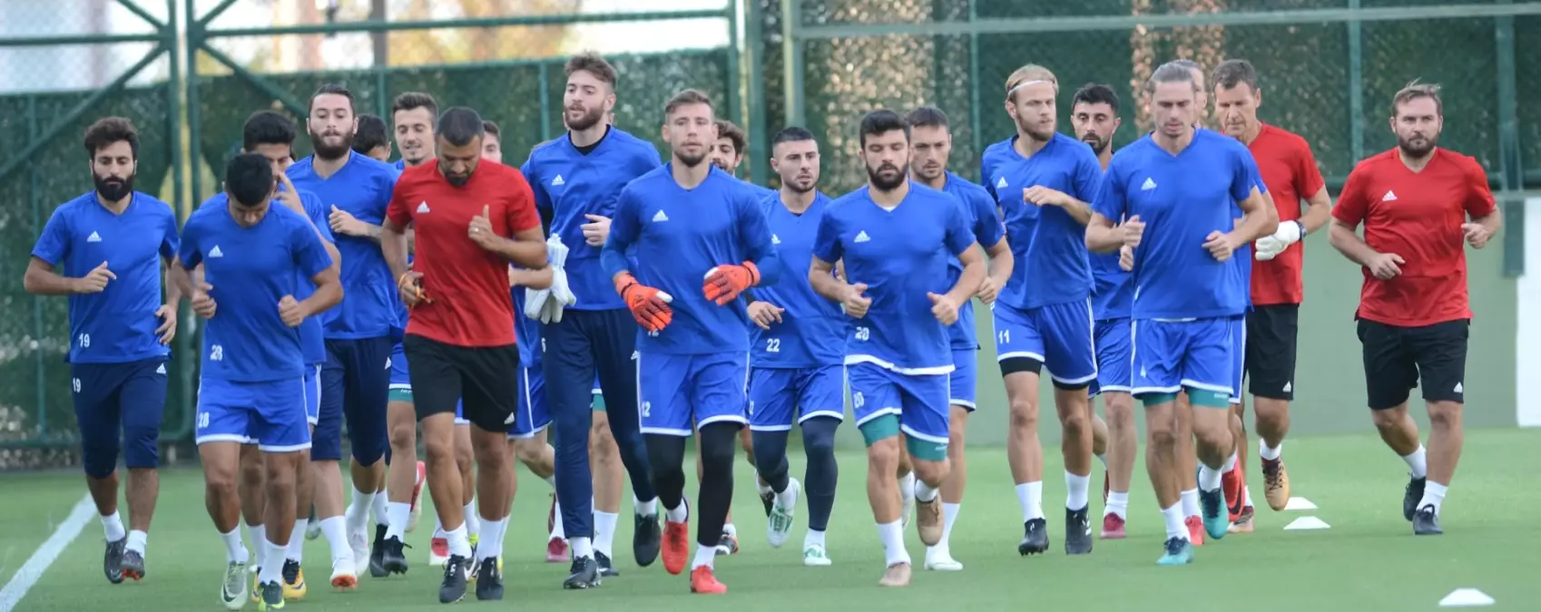 Manisa Büyükşehir Belediyespor Hazırlıklarını Akşam Antrenmanıyla Sürdürdü