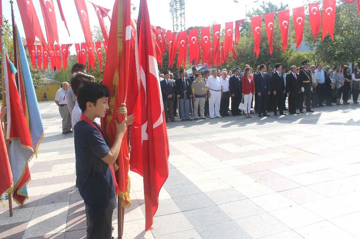 Manyas\'ta Zafer Bayramı Kutlandı