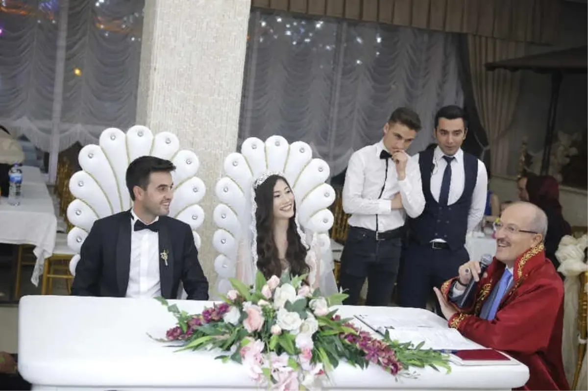 Şiirli Şarkılı Nikah Masası