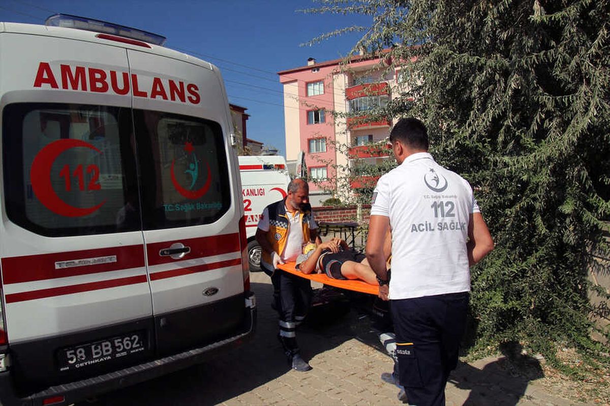 Şarkışla\'da Trafik Kazası: 2 Yaralı