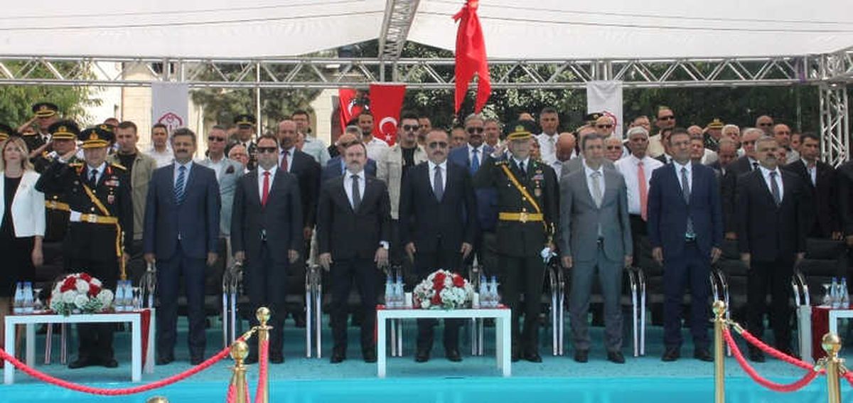 Siirt\'te Zafer Bayramı Kutlandı