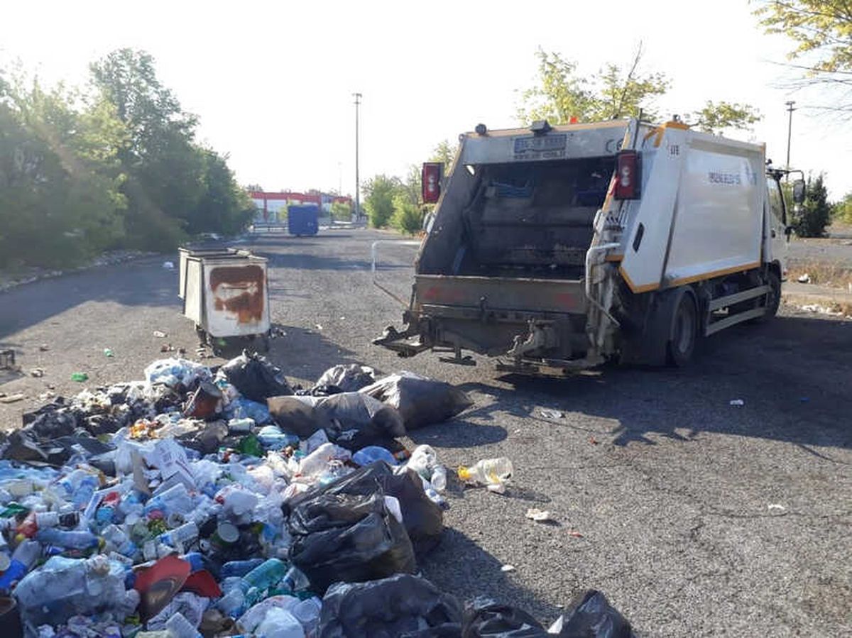 Sorumsuzlar Kirletiyor Ergene Belediyesi Temizliyor