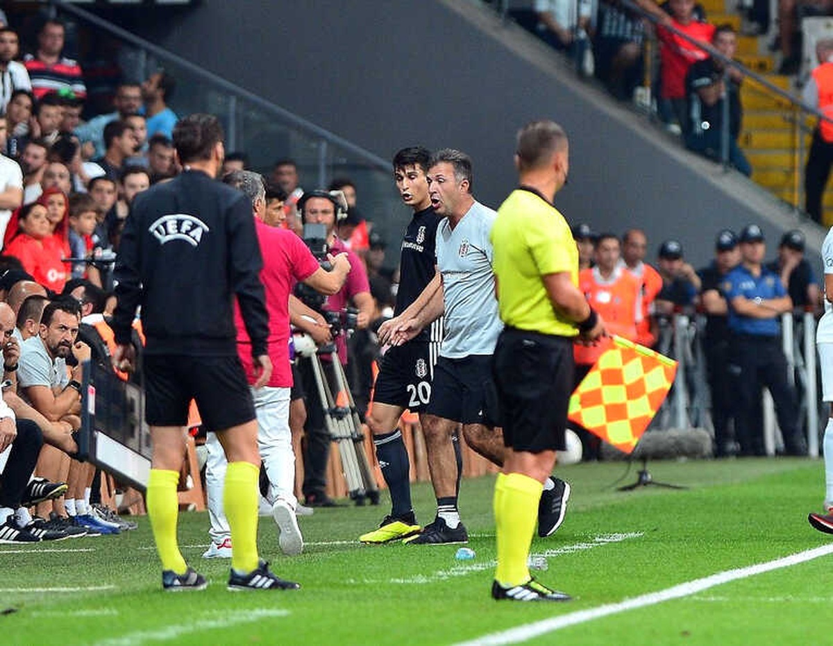 UEFA Avrupa Ligi: Beşiktaş: 2 - Partizan: 0 (İlk Yarı)
