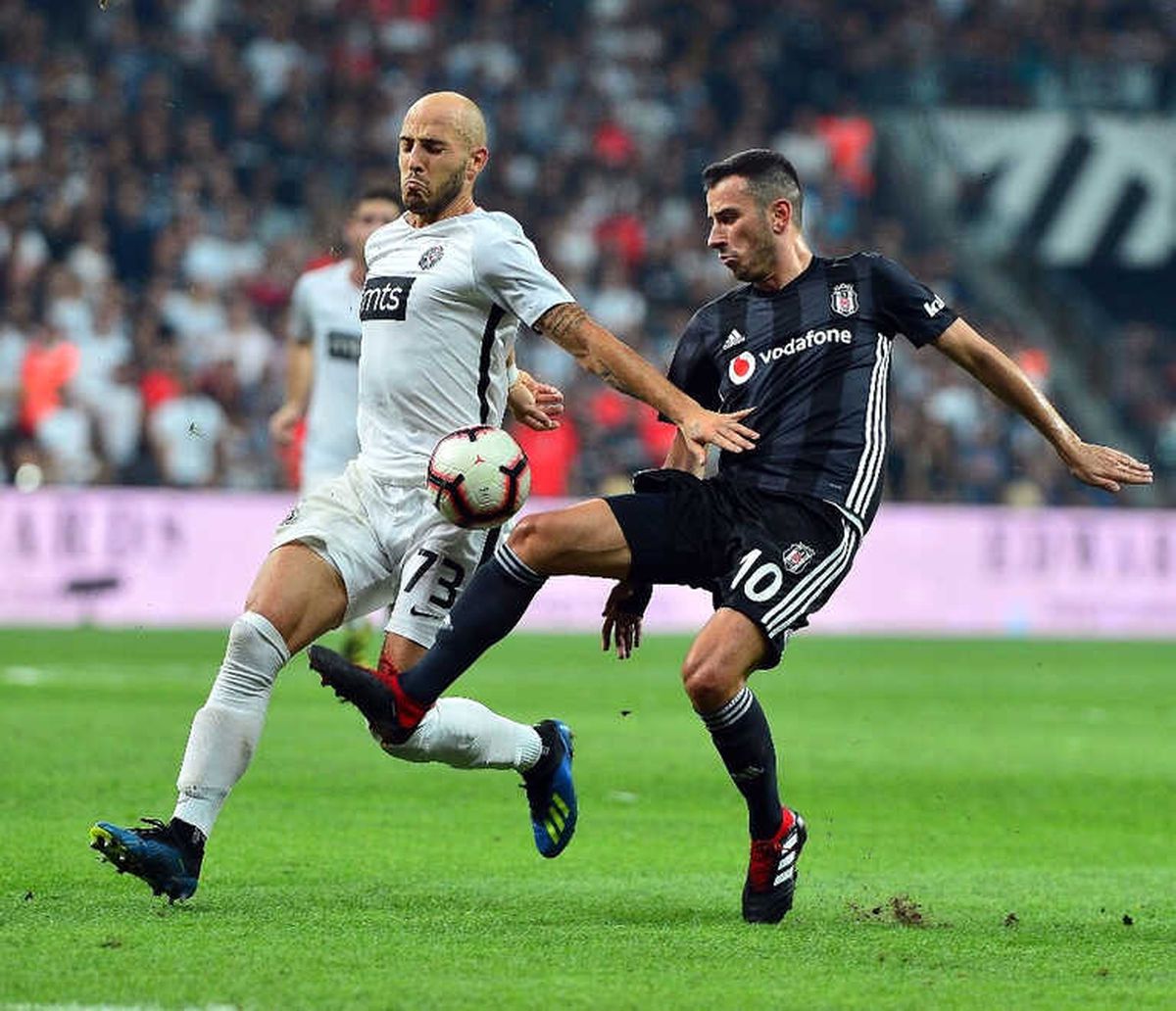 UEFA Avrupa Ligi: Beşiktaş: 3 - Partizan: 0 (Maç Sonucu)