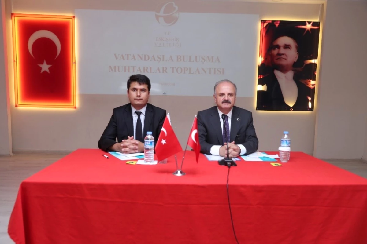 Vali Çakacak, Seyitgazi İlçe Muhtarlarıyla Bir Araya Geldi