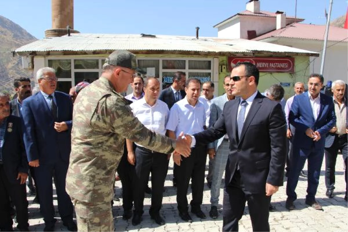 Van, Bitlis ve Hakkari\'de 30 Ağustos Zafer Bayramı Kutlandı (2)