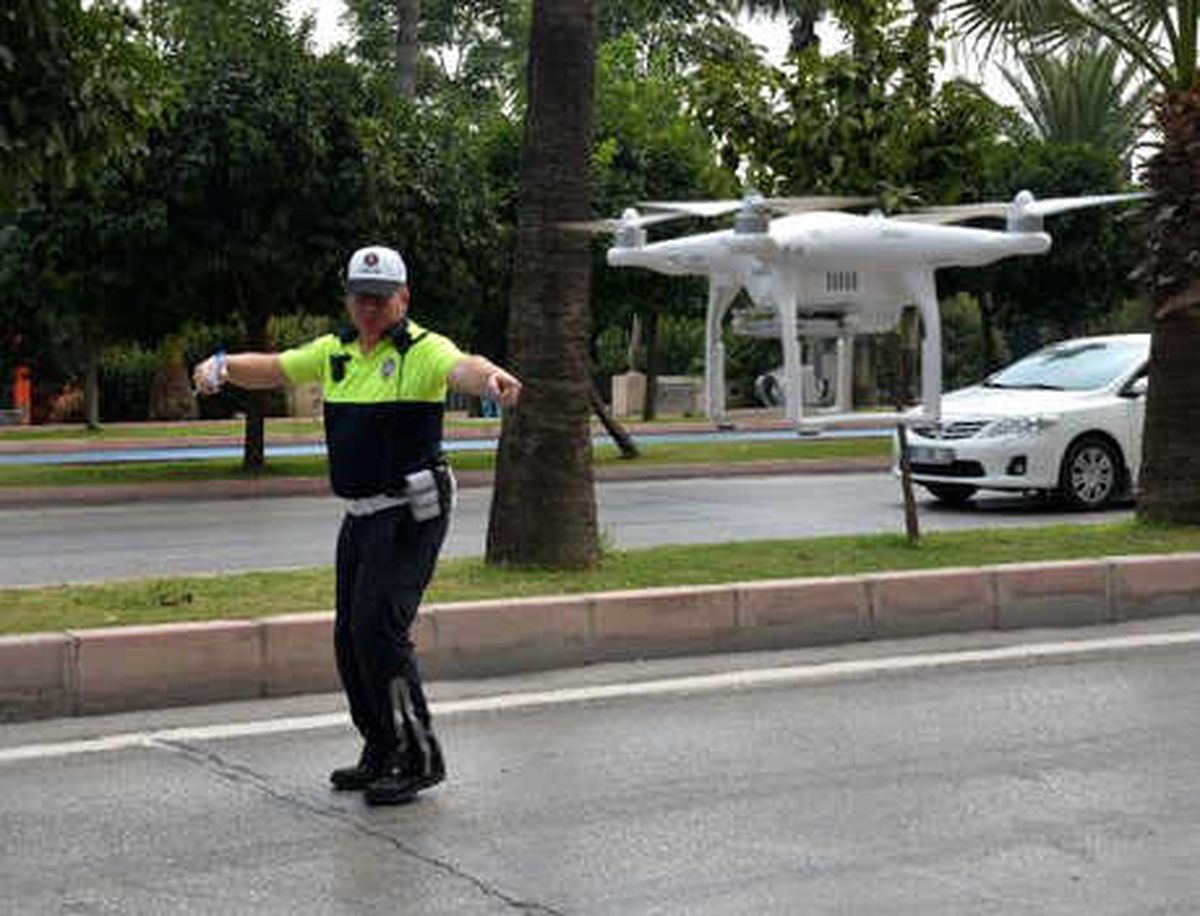 Adana\'da \'Drone\'lu Trafik Uygulaması