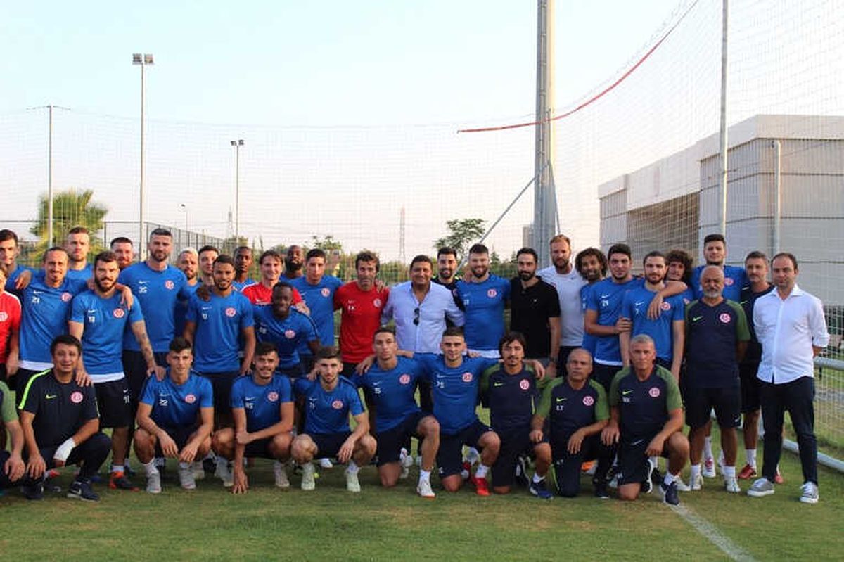 Antalyaspor\'da Yeniden Başkan Olan Öztürk, Antrenmanı İzledi