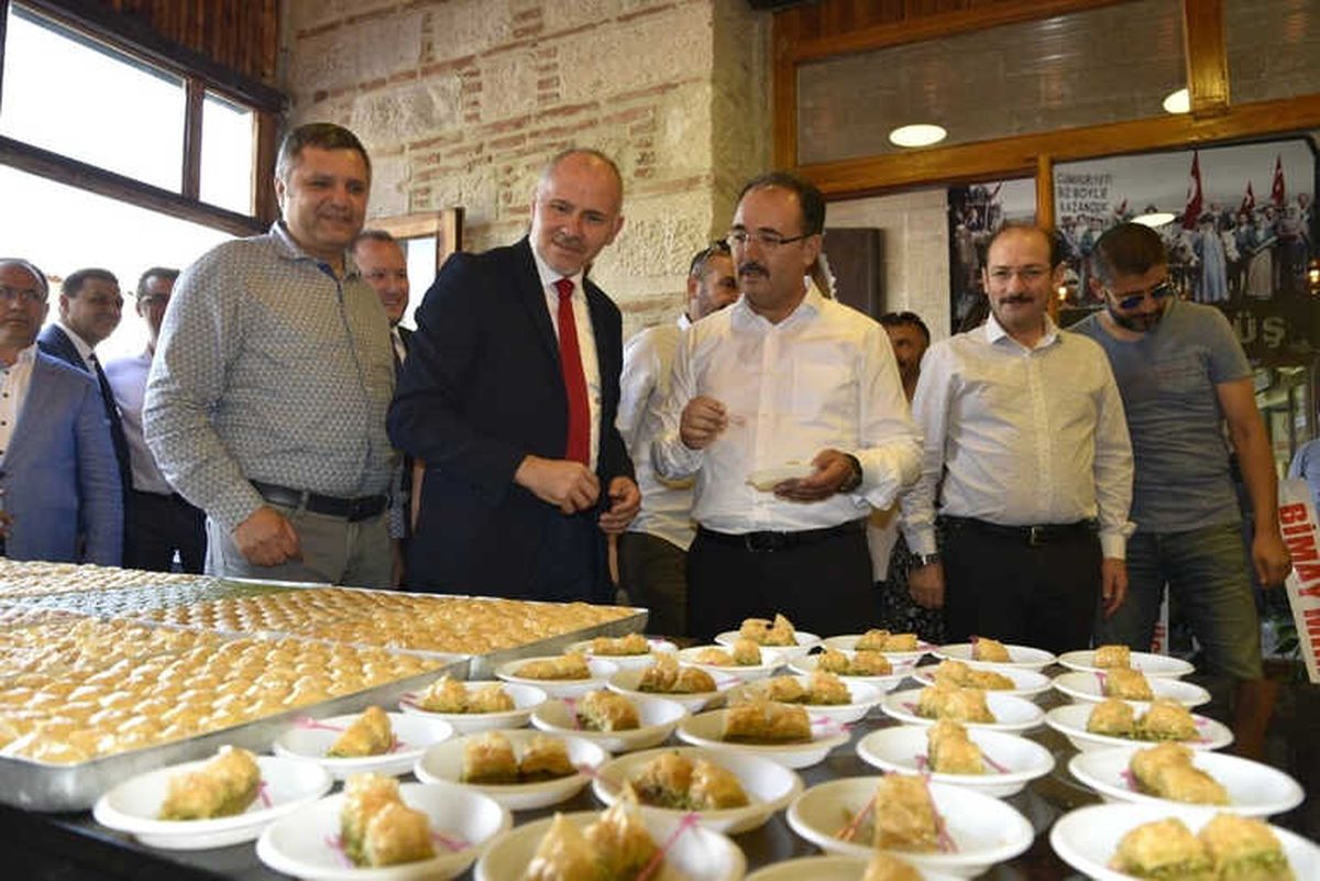 Antep Baklavalarına Uşak\'tan Güçlü Bir Rakip Geliyor