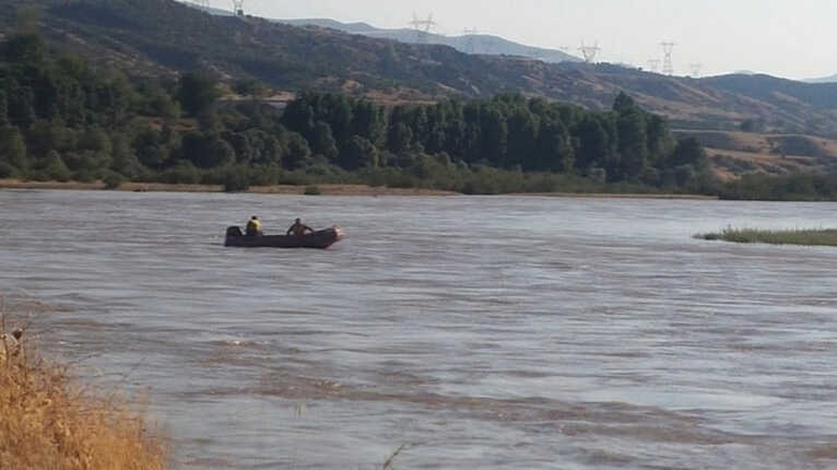 Baraj Kapakları Açılınca Adacıkta Mahsur Kaldılar