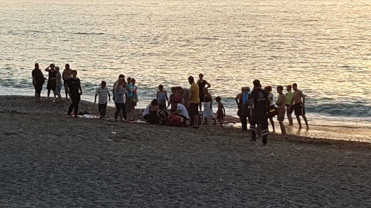 Boğulma Tehlikesi Geçiren Genç Kadın Ölümden Döndü