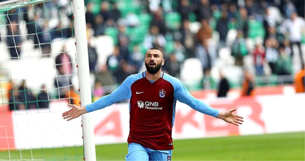 Burak Yılmaz, Trabzonspor\'da Kalacağını Açıkladı!