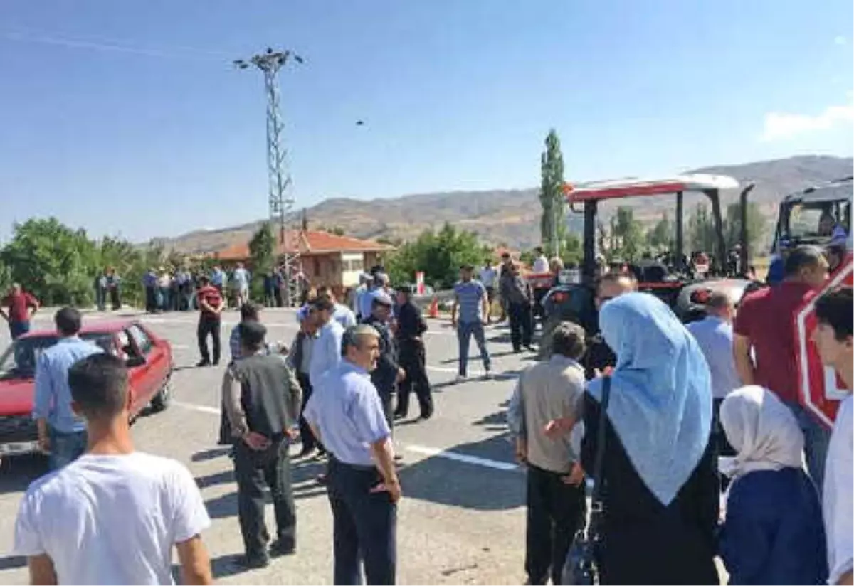 Çiftçiler, Ankara- Çankırı Karayolunu Trafiğe Kapattı