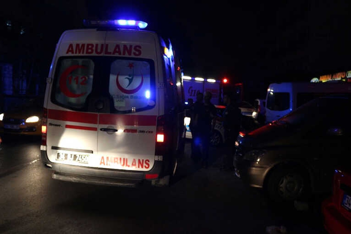 Fatih\'te İki Kişinin Yaralandığı Kaza Kamerada