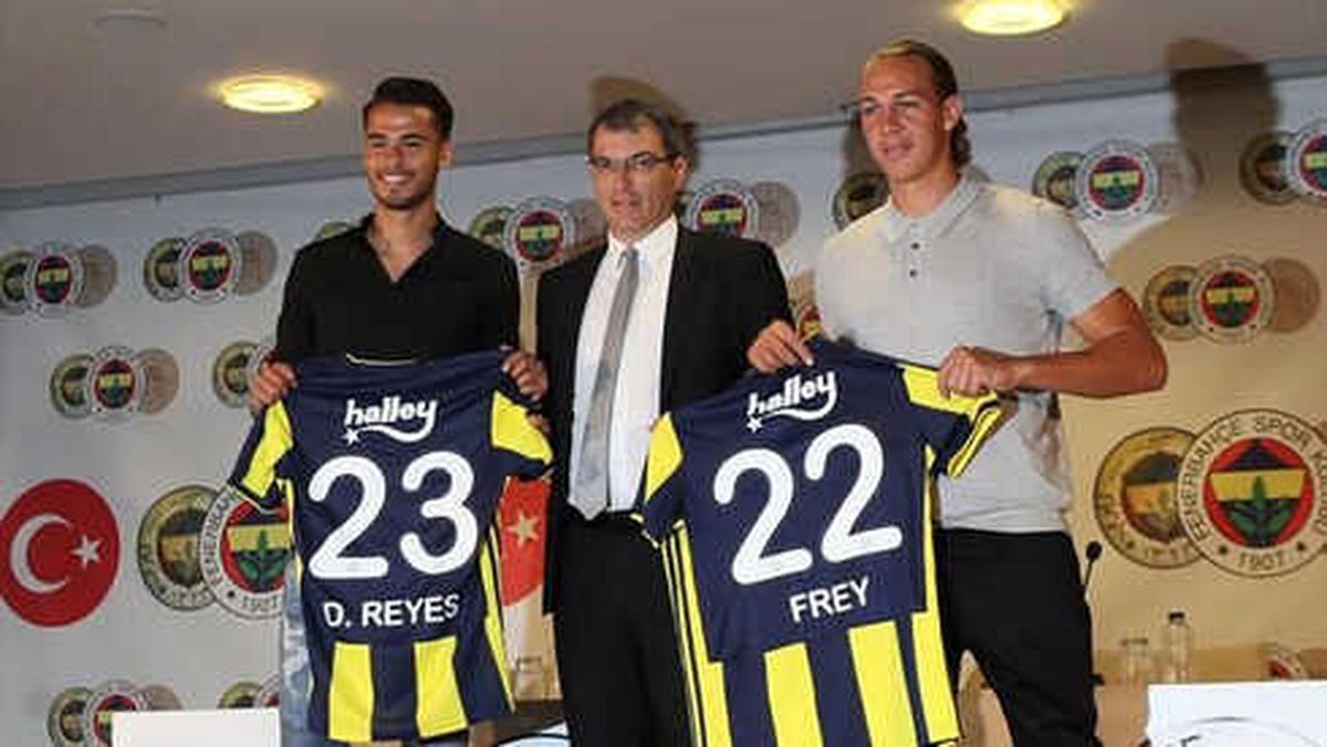 Fenerbahçe\'de Yeni Transferler İmzayı Attı