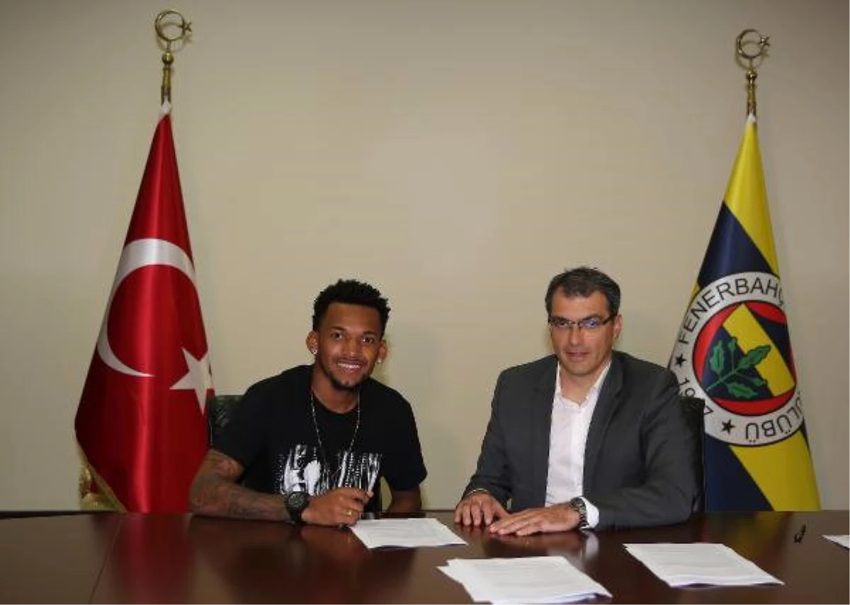 Fenerbahçe, Jailson Marques Siqueira\'yı Renklerine Bağladı