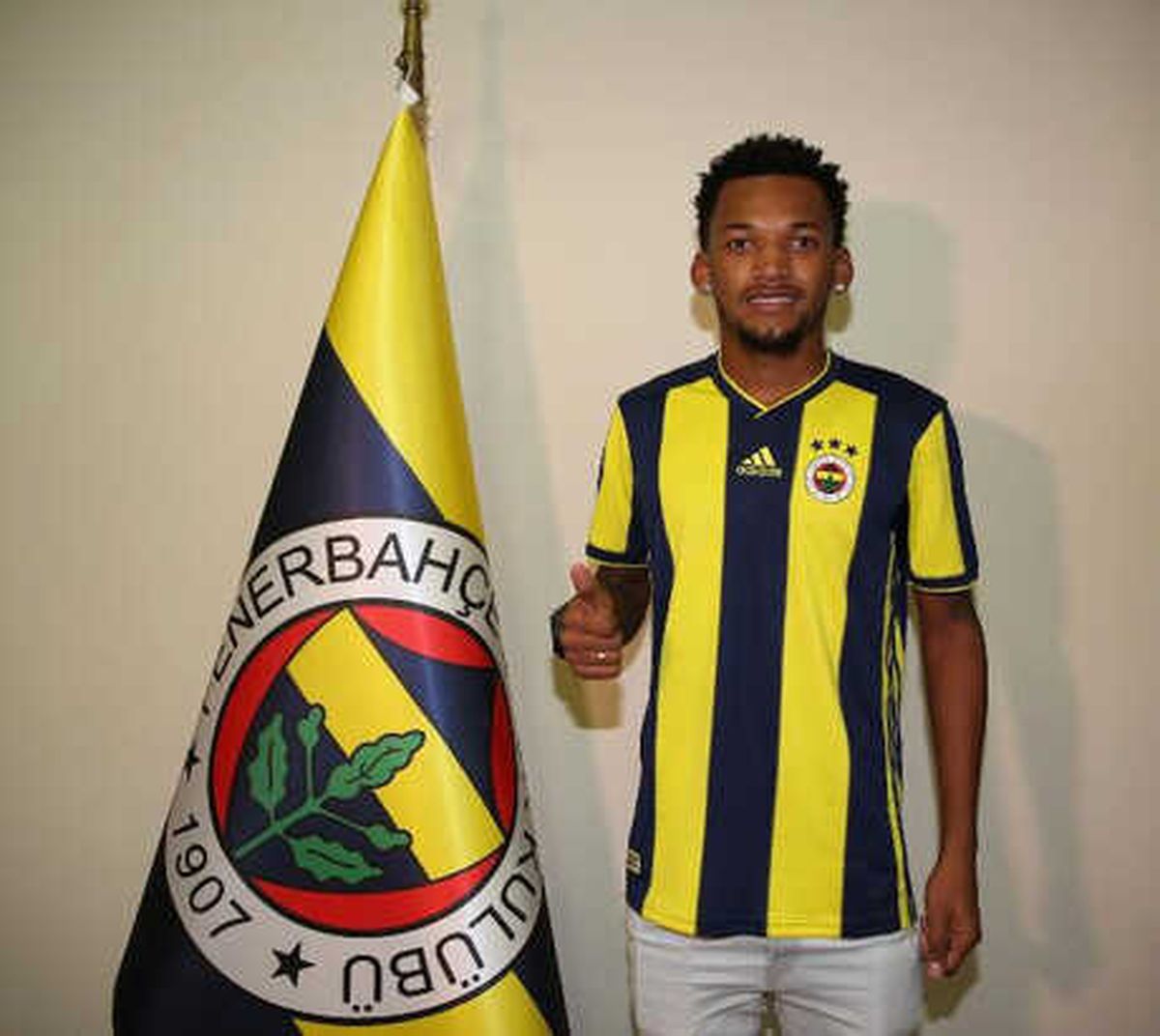 Fenerbahçe\'nin Yeni Transferi Jailson: "Bu Forma İçin En İyisini Yapacağım"