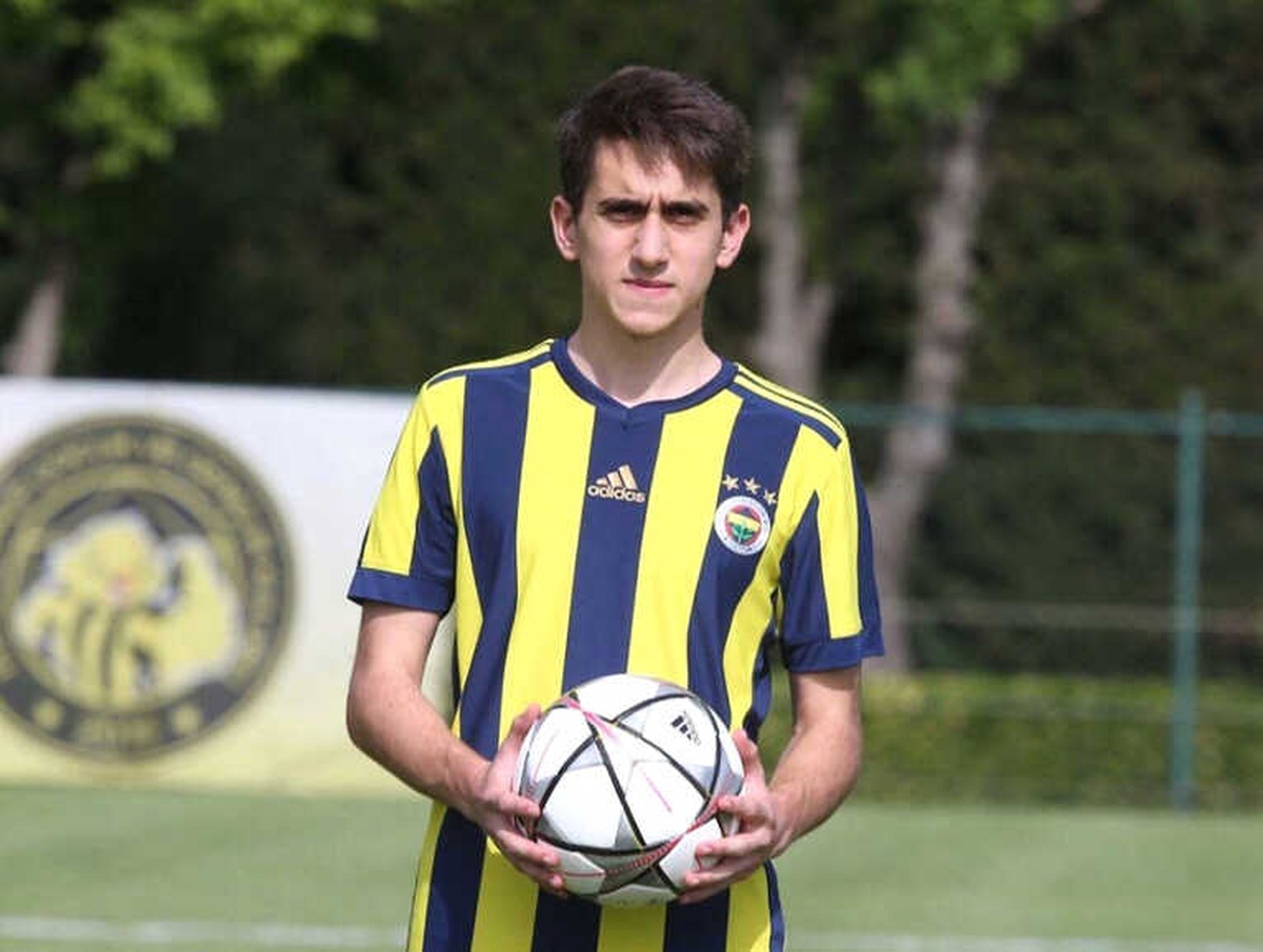 Fenerbahçe Ömer Faruk Beyaz ile Sözleşme İmzaladı