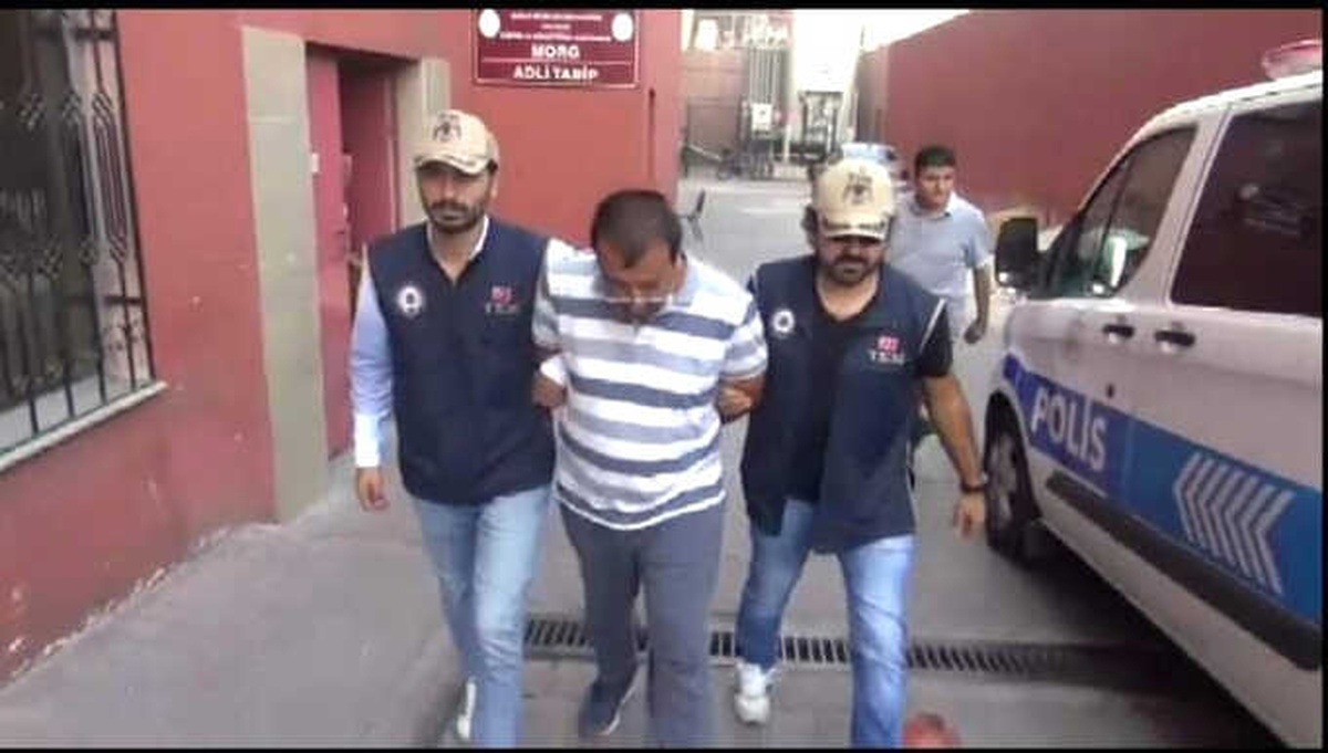 Fetö\'den Aranan Eski Vergi Müfettişi Pijamasıyla Kaçarken Yakalandı