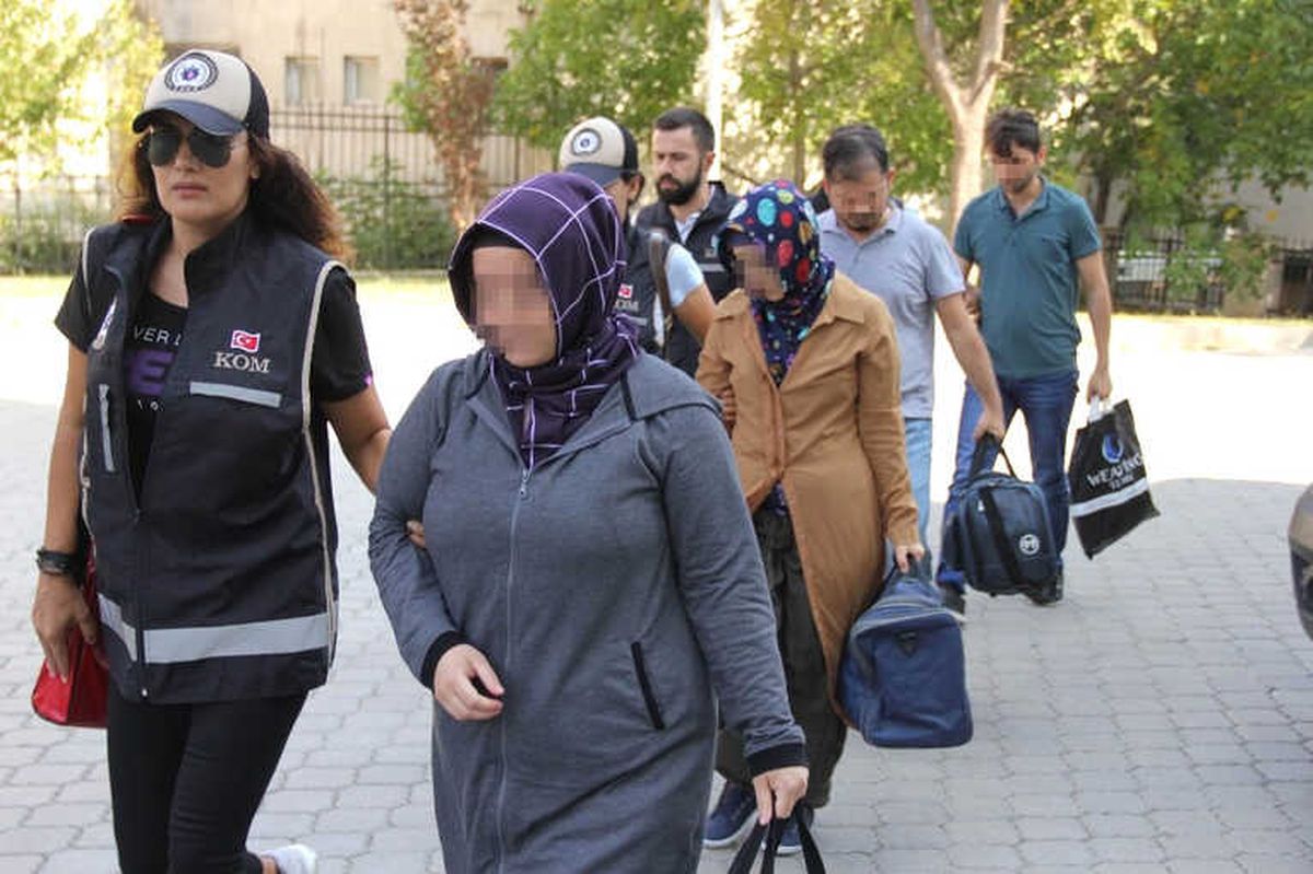 Fetö\'nün Gaybubet Evlerinde Yakalanan 4 Kişi Adliyede