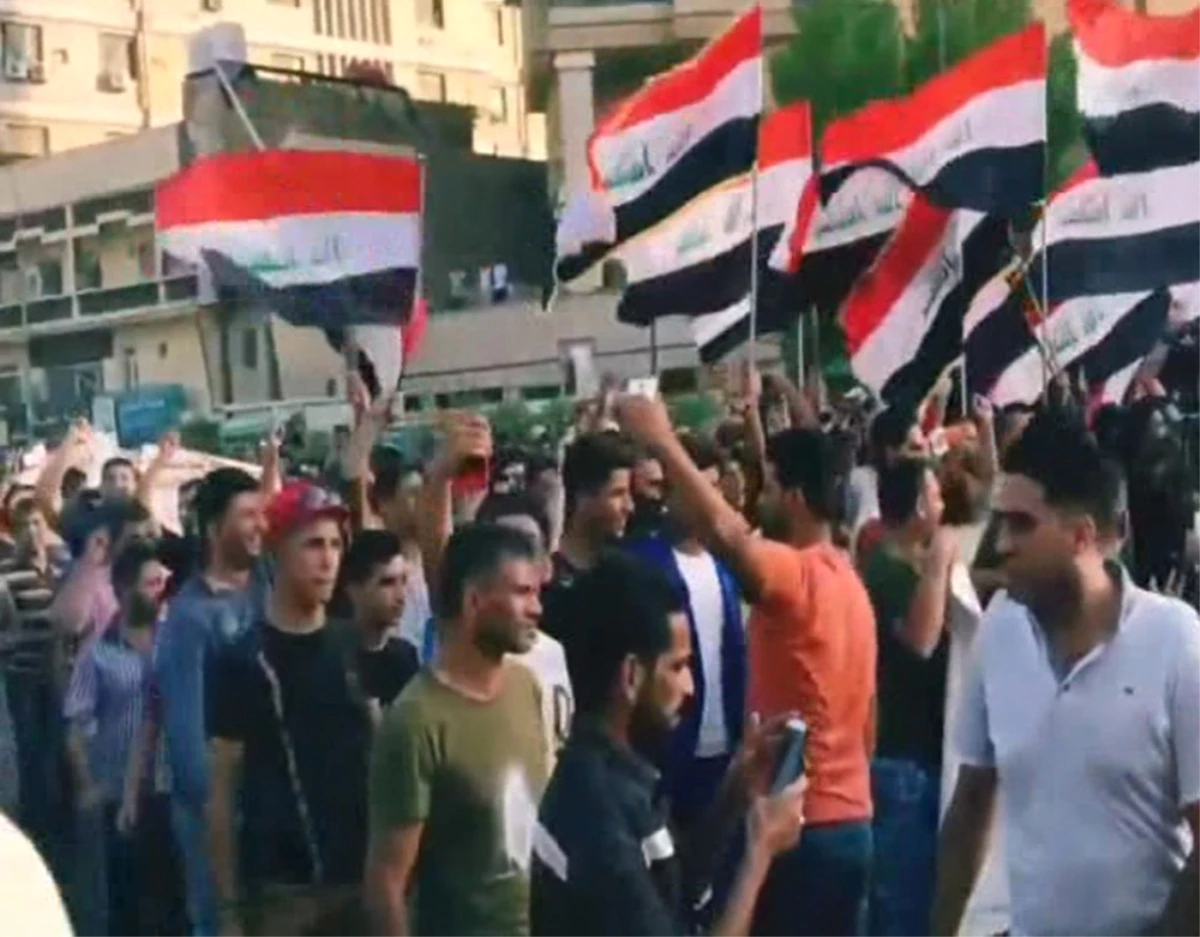 Iraklılar ABD\'nin Hükümet Kurma Sürecine Müdahalesini Protesto Etti