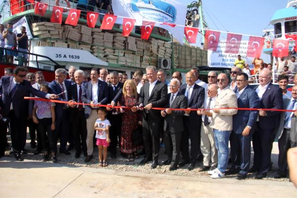İzmir\'de Balıkçılık Sezonu İçin Açılış Töreni Düzenlendi