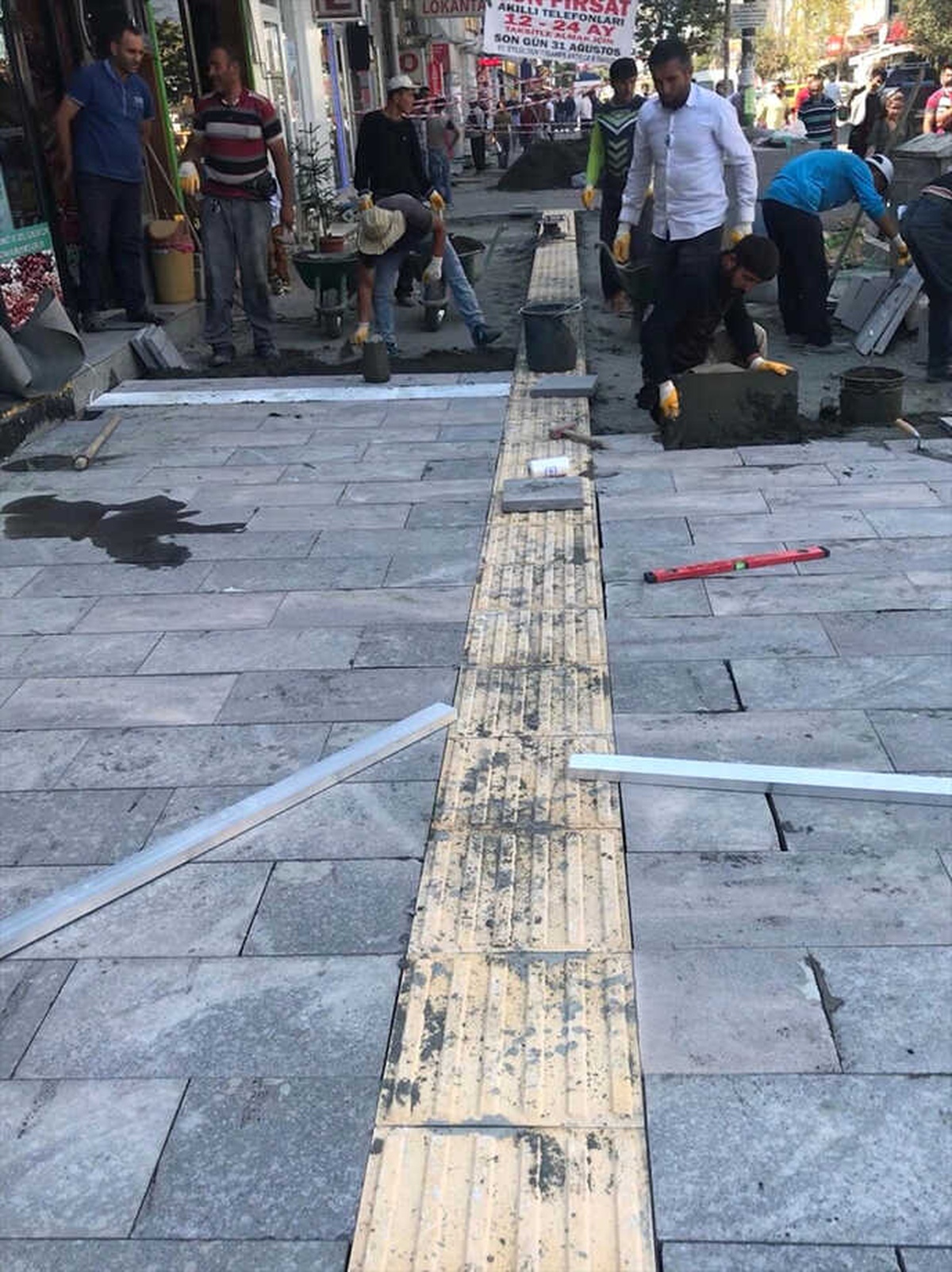 Kars Belediyesinden Kaldırım Çalışması