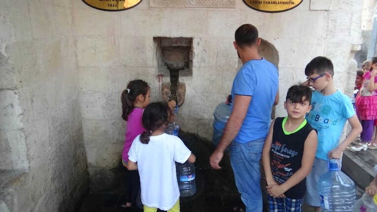 Kuraklığın Yaşandığı Kilis\'te Vatandaşlar Çeşmelere Yöneldi