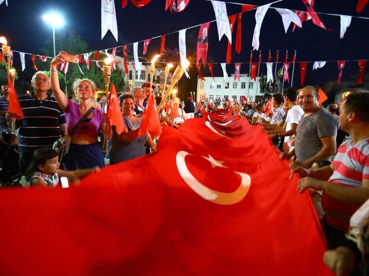 Manavgat\'ta Coşkulu 30 Ağustos Kutlaması