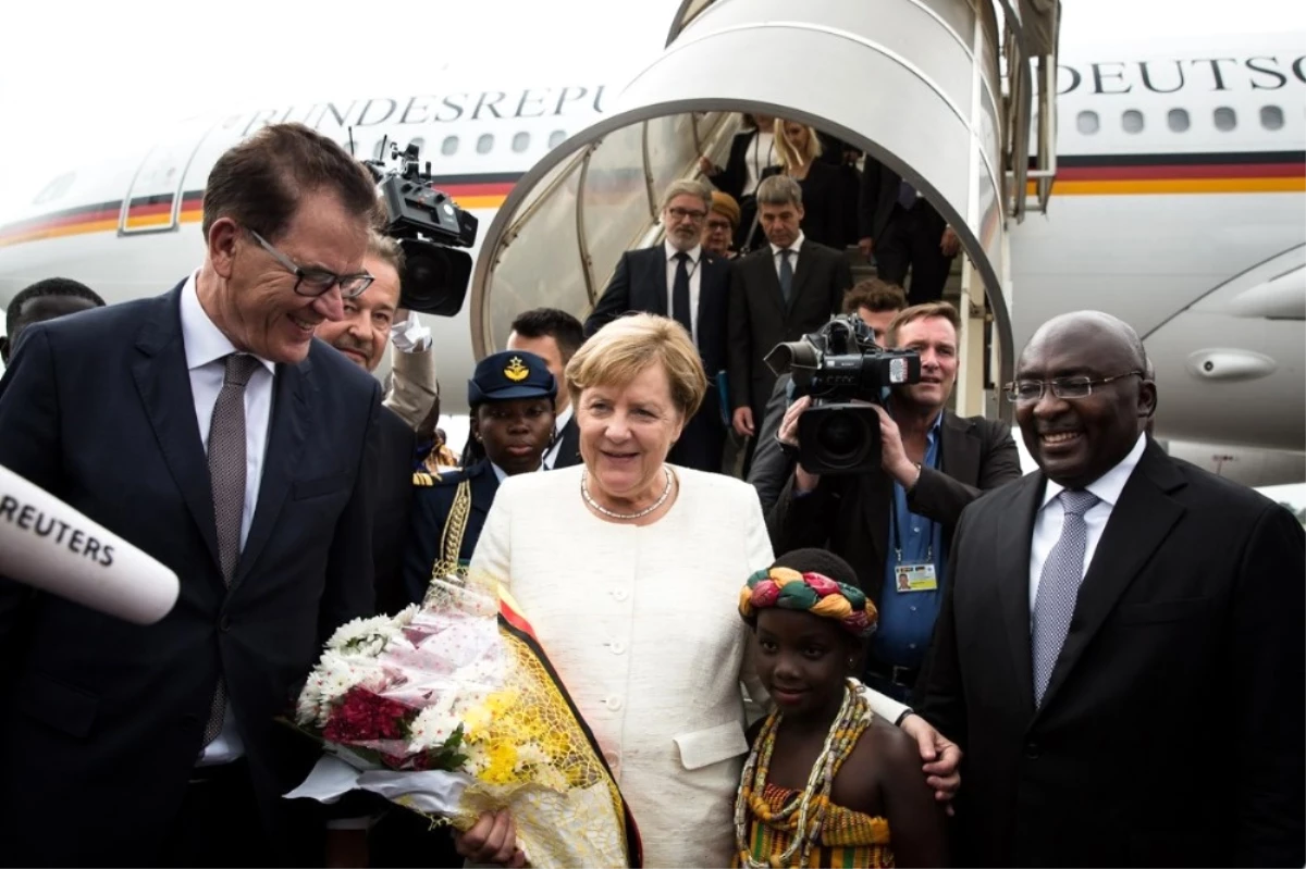 Merkel, Afrika\'dan Yasa Dışı Göçü Durdurmak İstiyor