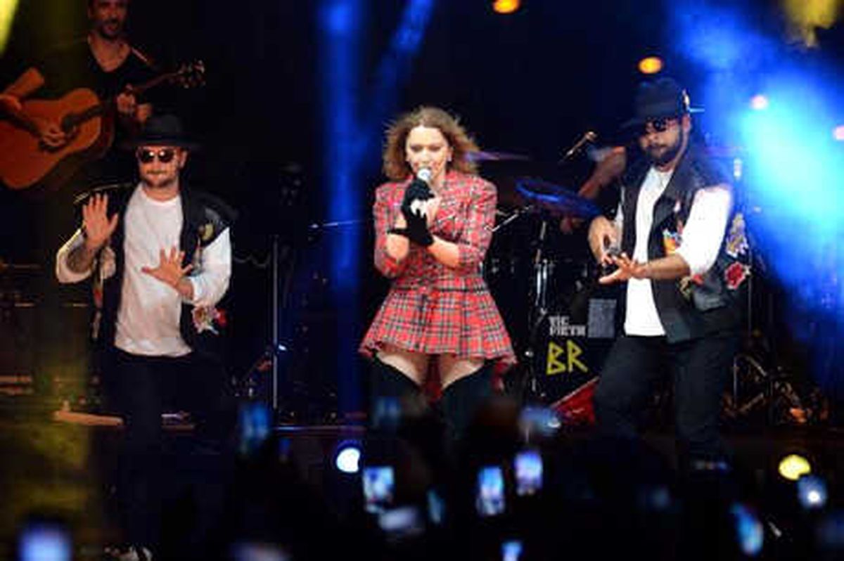 Mersinliler, 30 Ağustos Zafer Bayramı\'nda Hadise ile Coştu