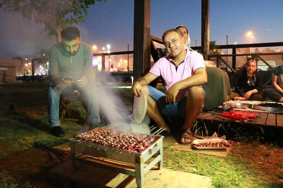Millet Bahçesi Vatandaşların Akınına Uğruyor