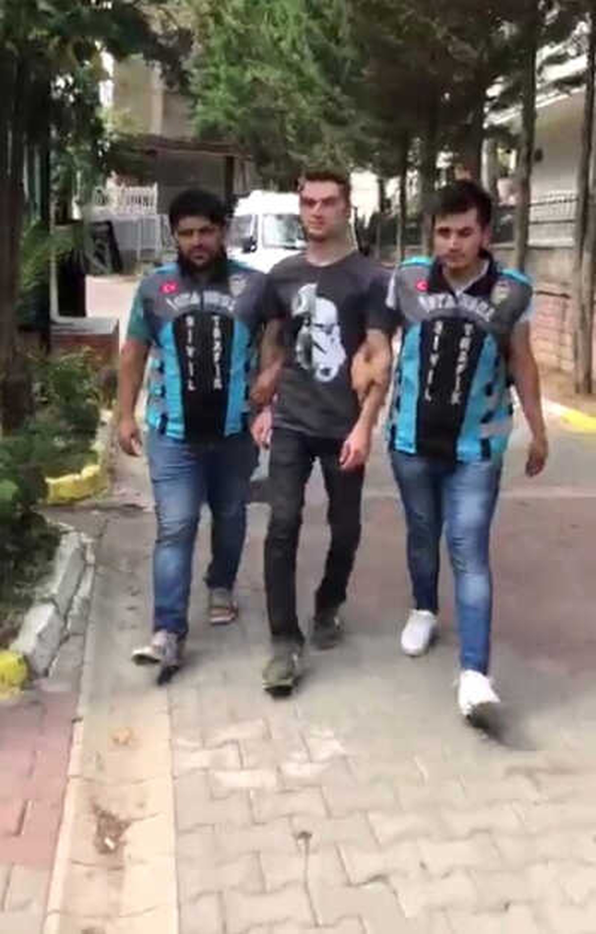 Maltepe\'de Ayaklarıyla Motosiklet Süren Maganda Yakalandı