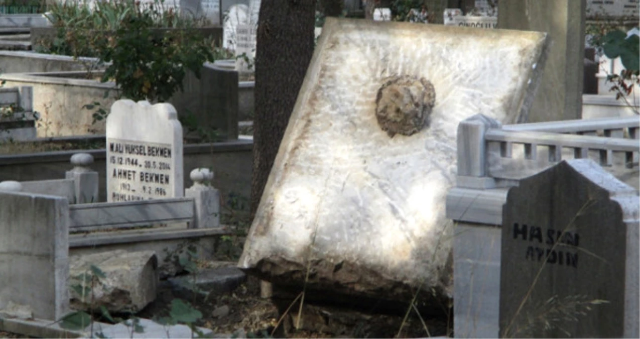 Polis Ekipleri, Osmanlı Döneminden Kalan Mezarı Kazan Şahısları Suçüstü Yakaladı